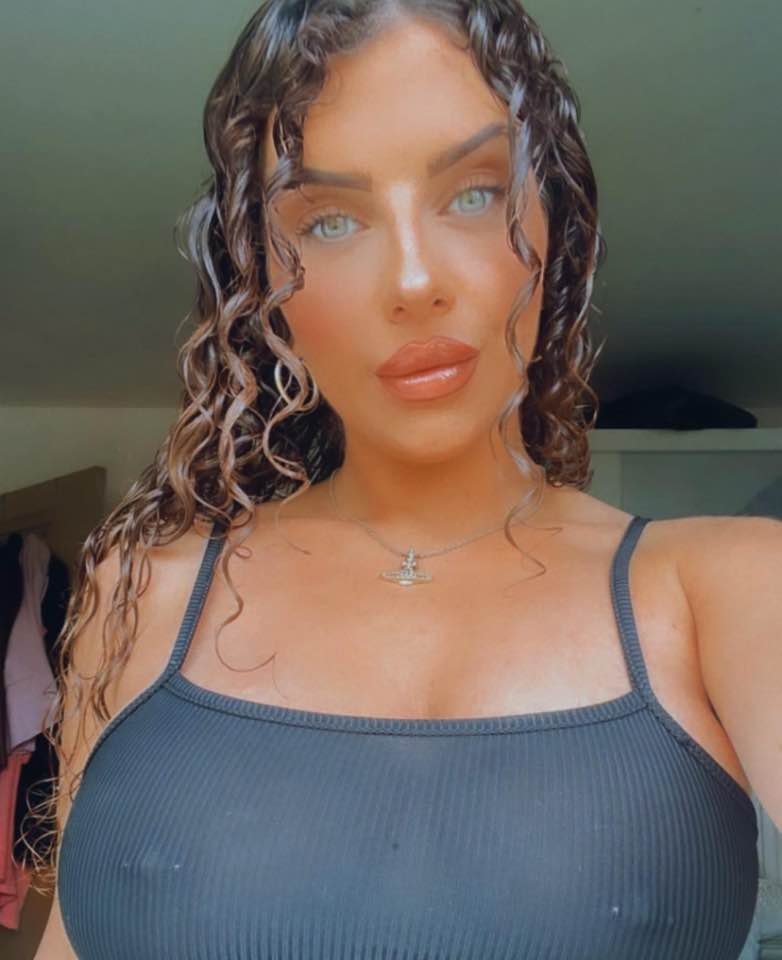 Phat Ass Bimbo Slut Karina #JIrPrkI7