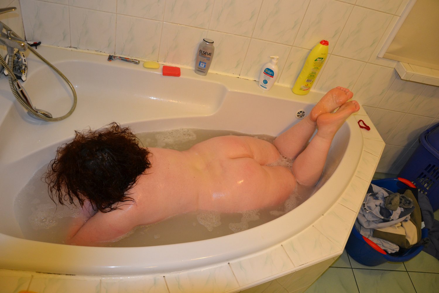 Pretty BBW Woman In The Bathtub #lgkdHjQe