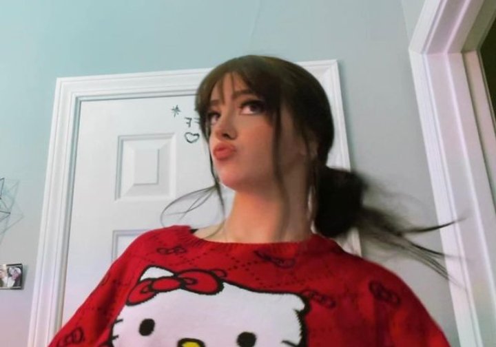 Discord egirl shows off her nice body #1cDumeNM