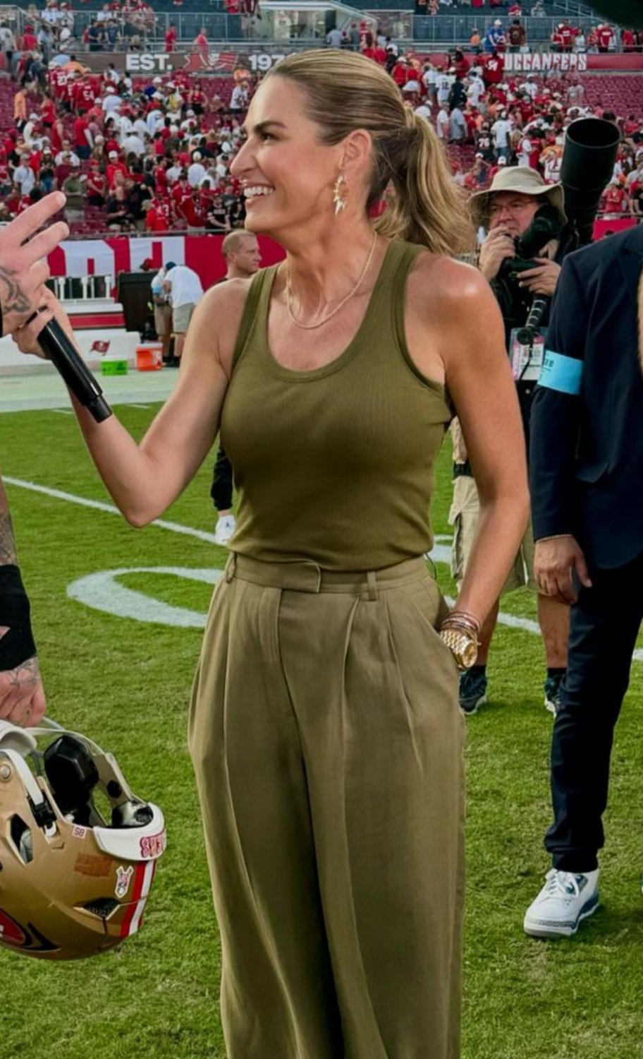 Erin Andrews & her perky rack #tKH9uopn