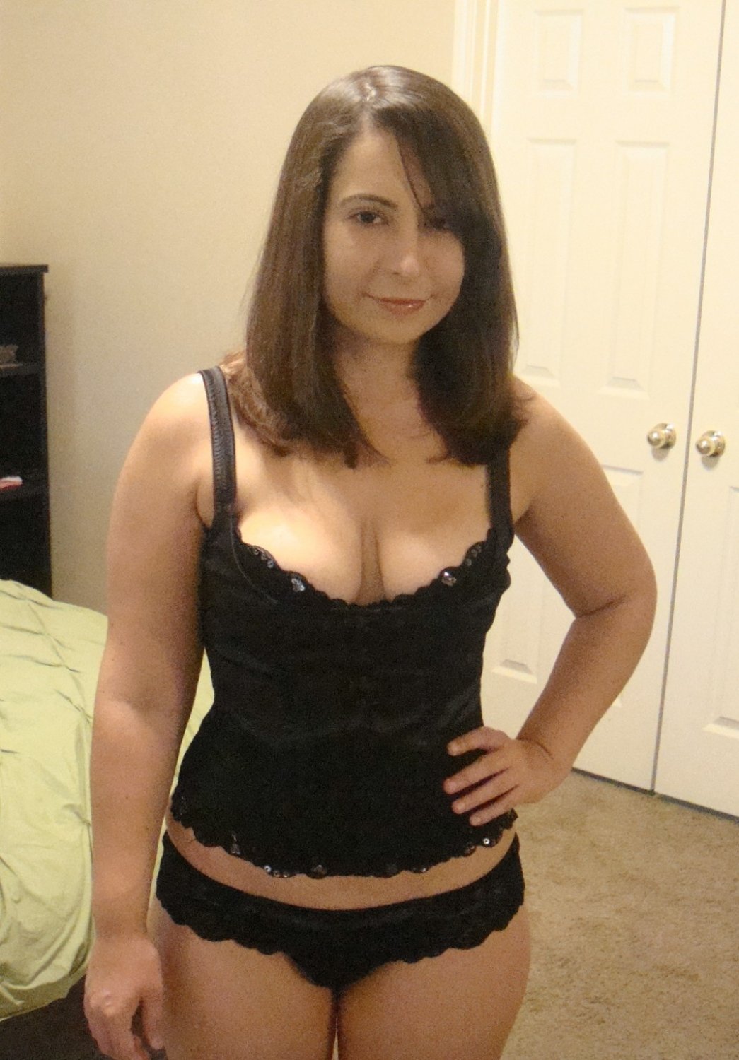 Sexy Brunette Wife is a submissive slut #0RffJxCj