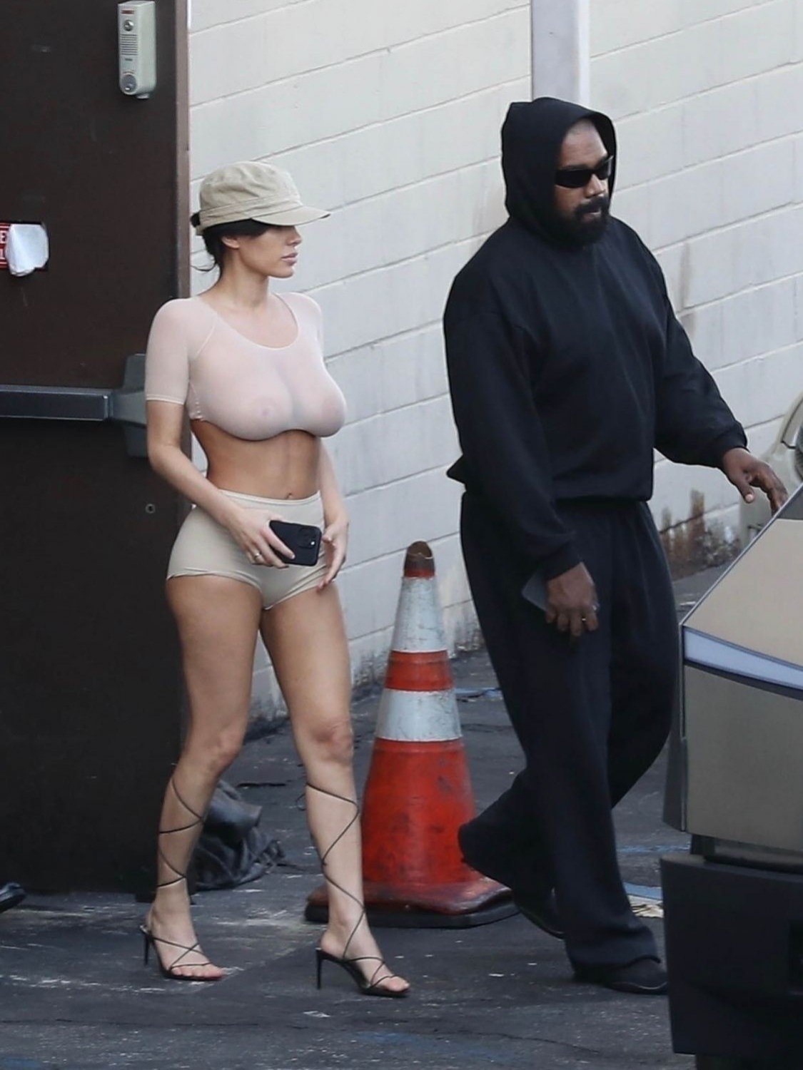 Bianca Censori Sexy See-Through (Kanye West Wife) #44sYKvpZ