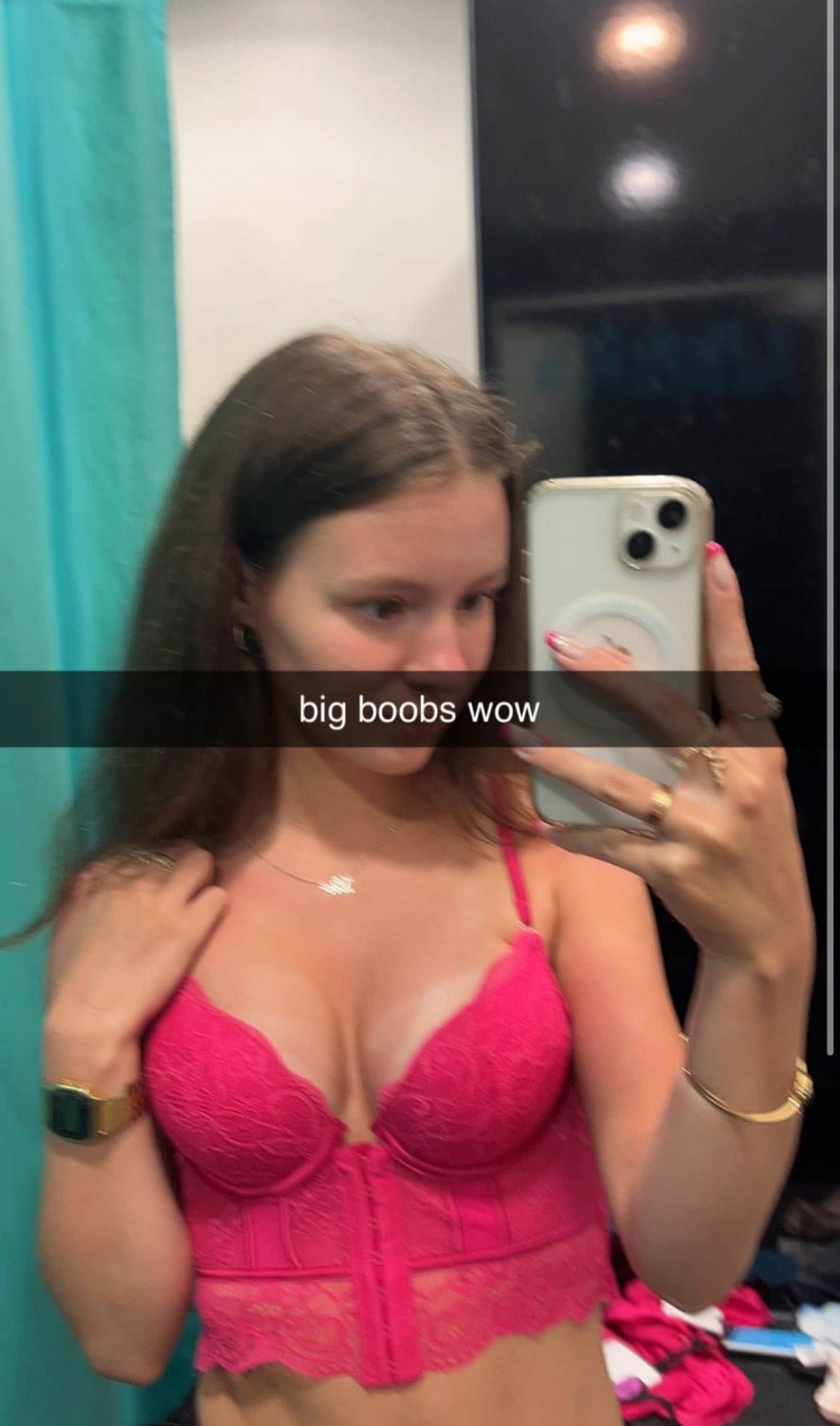 brunette babe #68vaBesd