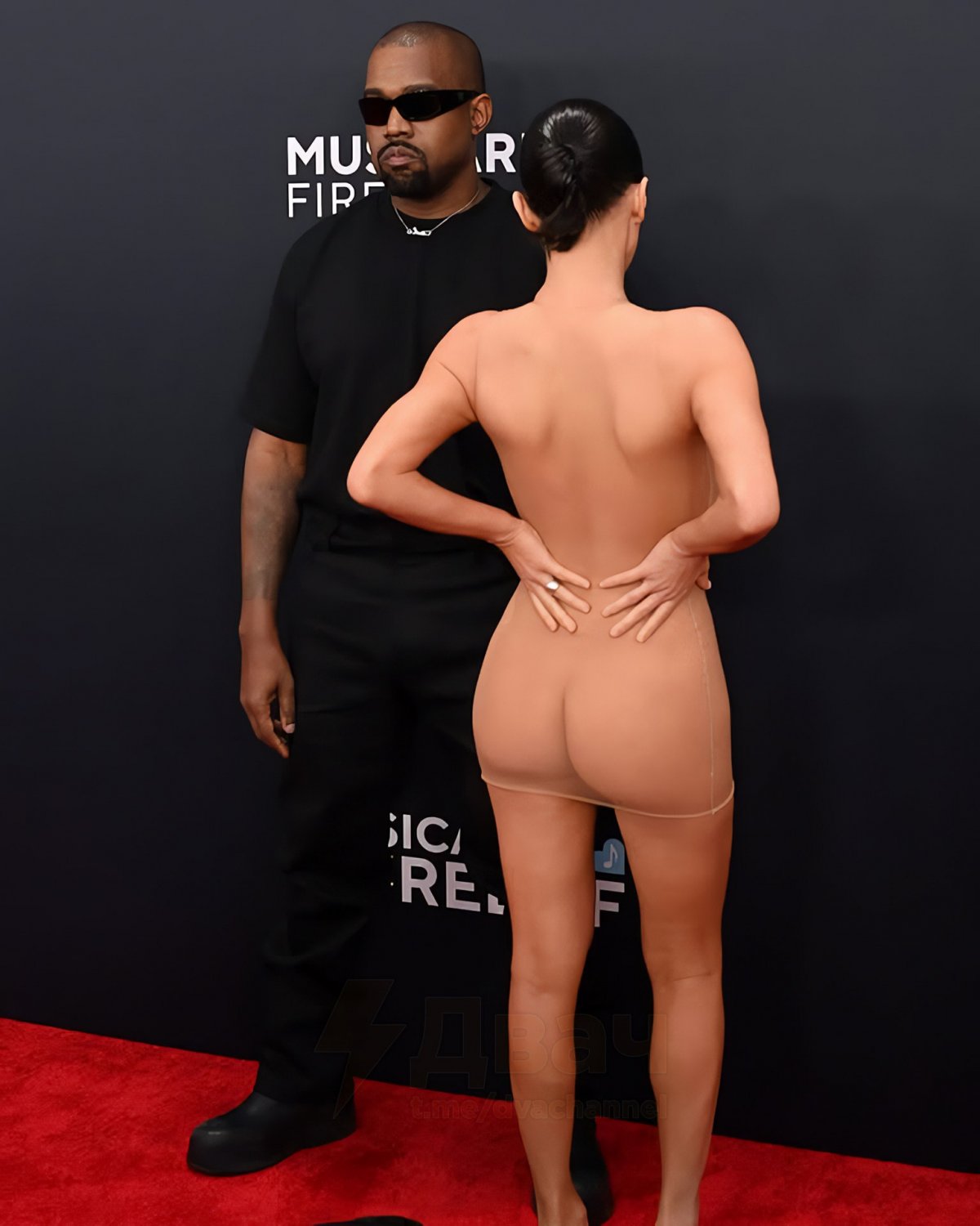 Full Pictures & Video of Kanye West & Bianca Censori | Grammy 2025 | Los Angeles #BCN2JbVy