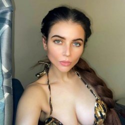 Веаutiful slut with perfect body