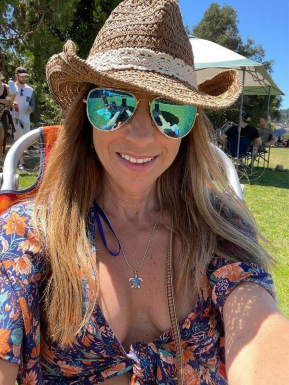 Gorgeous MILF shows off #fo2nmjIv