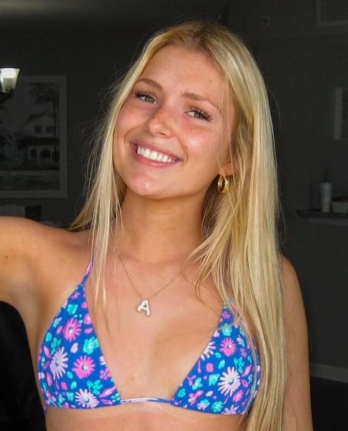 Blonde slut #GubFj4jp