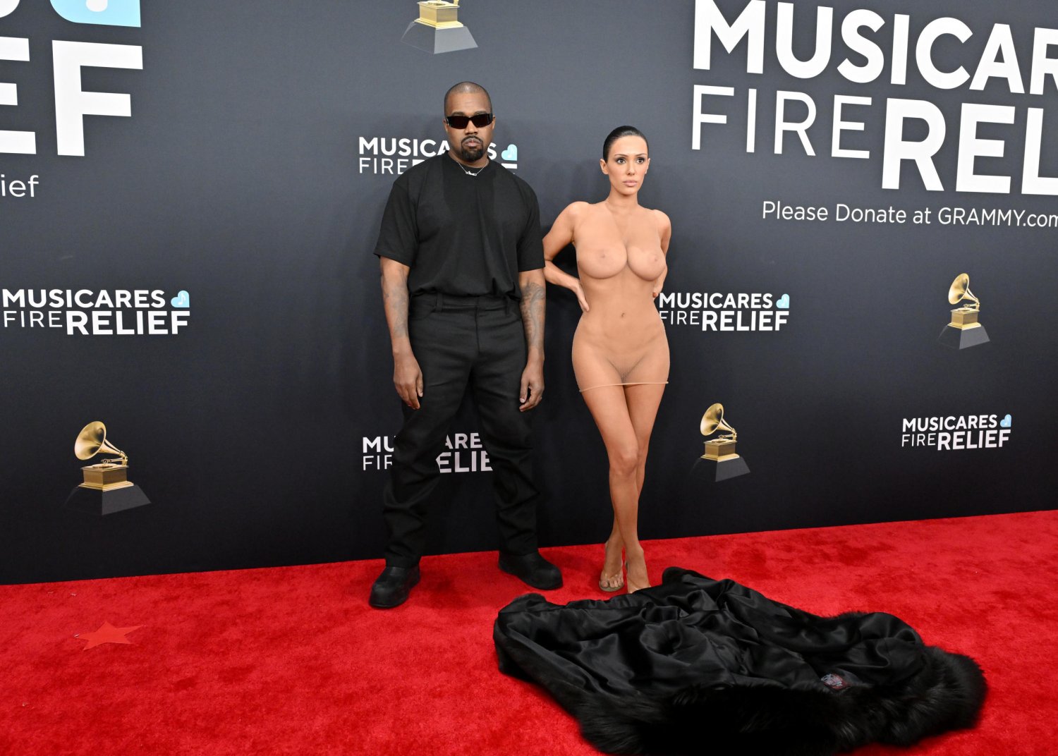 Bianca Censori At The Grammy Awards #j7oPO8Lh