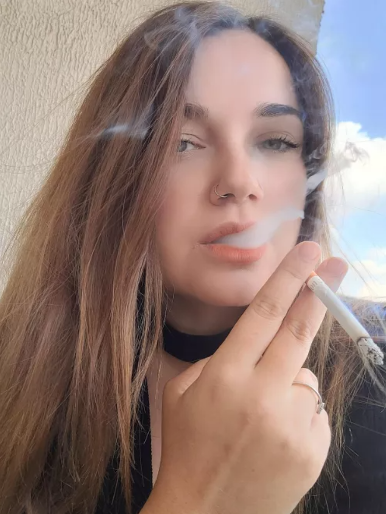 Smoking Hotties #pq7e7kz3