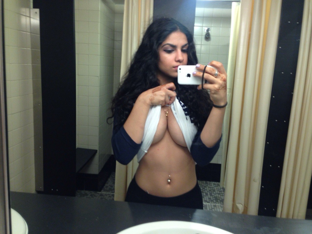 Perfect Body Desi Slut #q6PZXLtV