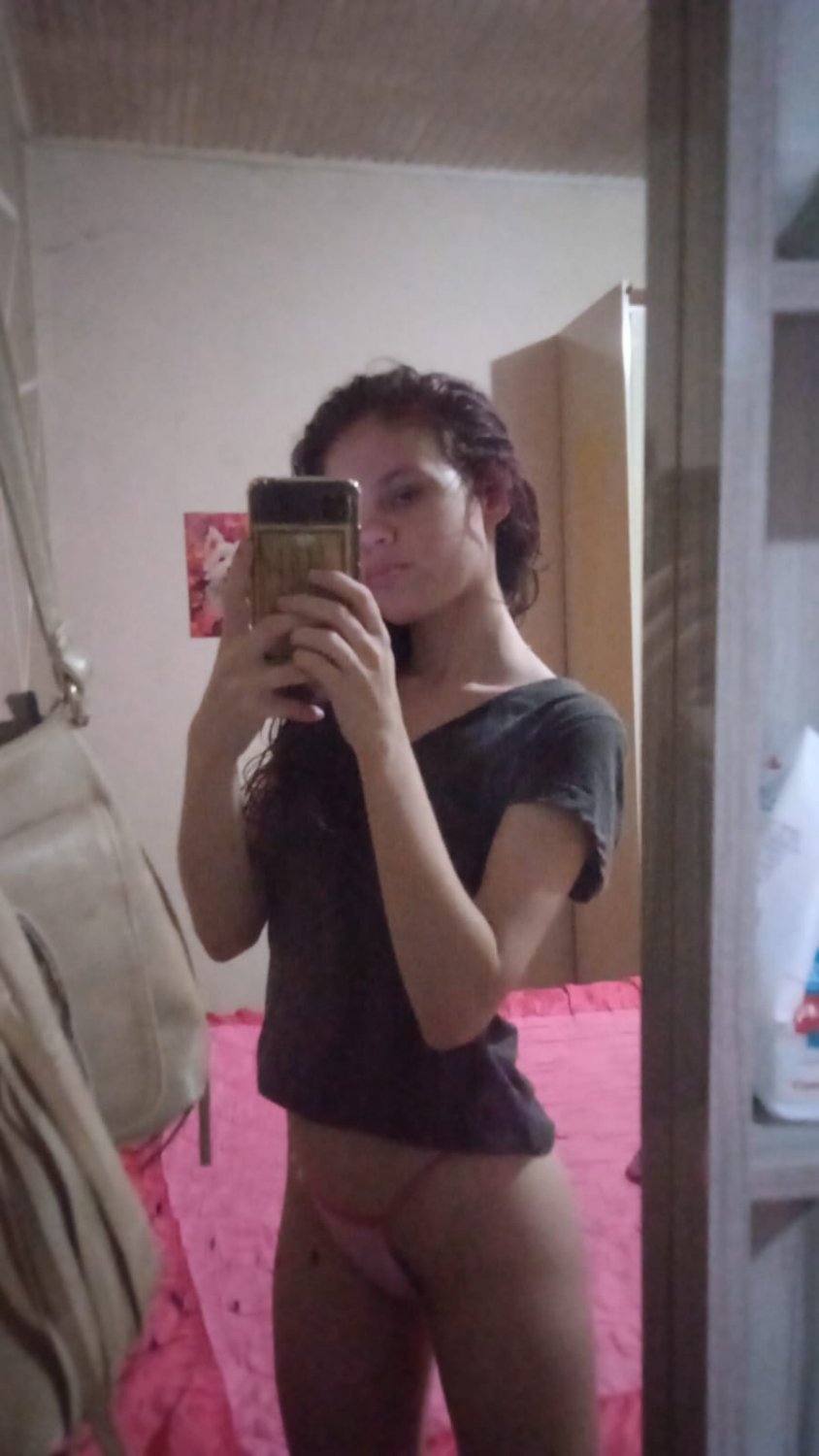 rxom175p Vazou video e fotos da novinha do Paraná toda sensual.(Mando pro ficante e ele vazou). #Rxom175P