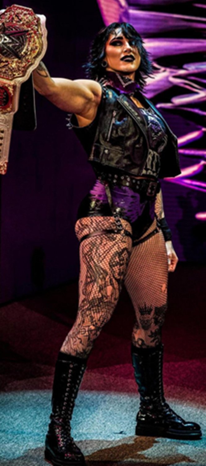 MAMI: RHEA RIPLEY 💪💋🦇🇭🇲 #s2v1Ejkg