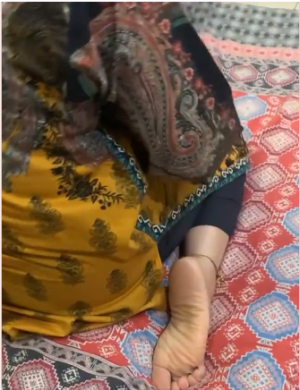 MOM Bushra, skanky bitch desi whore needs to be degraded #TFuXGtoC