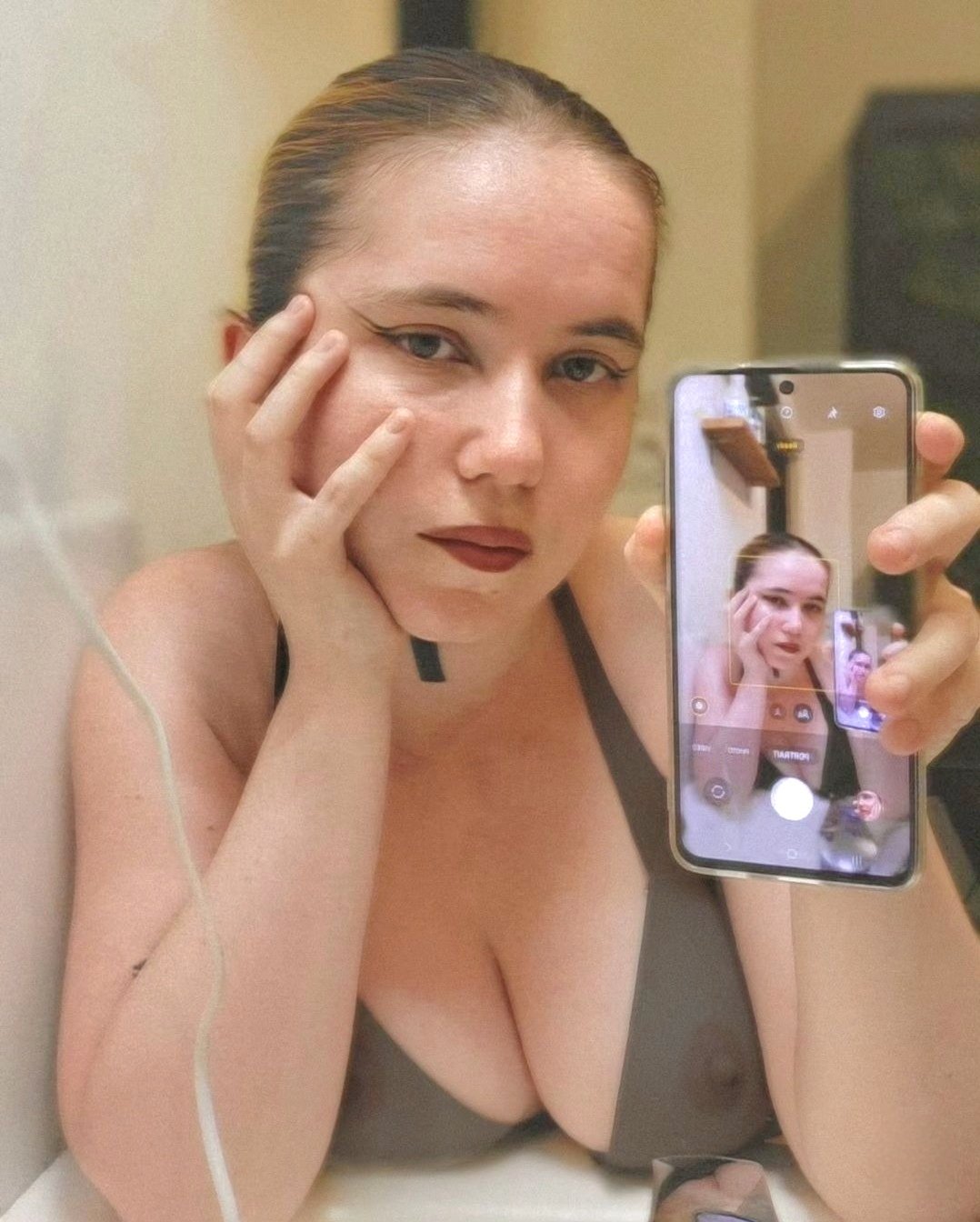 Is she hot? Dm me a trib and comment what'd you do to her #tIETky1I
