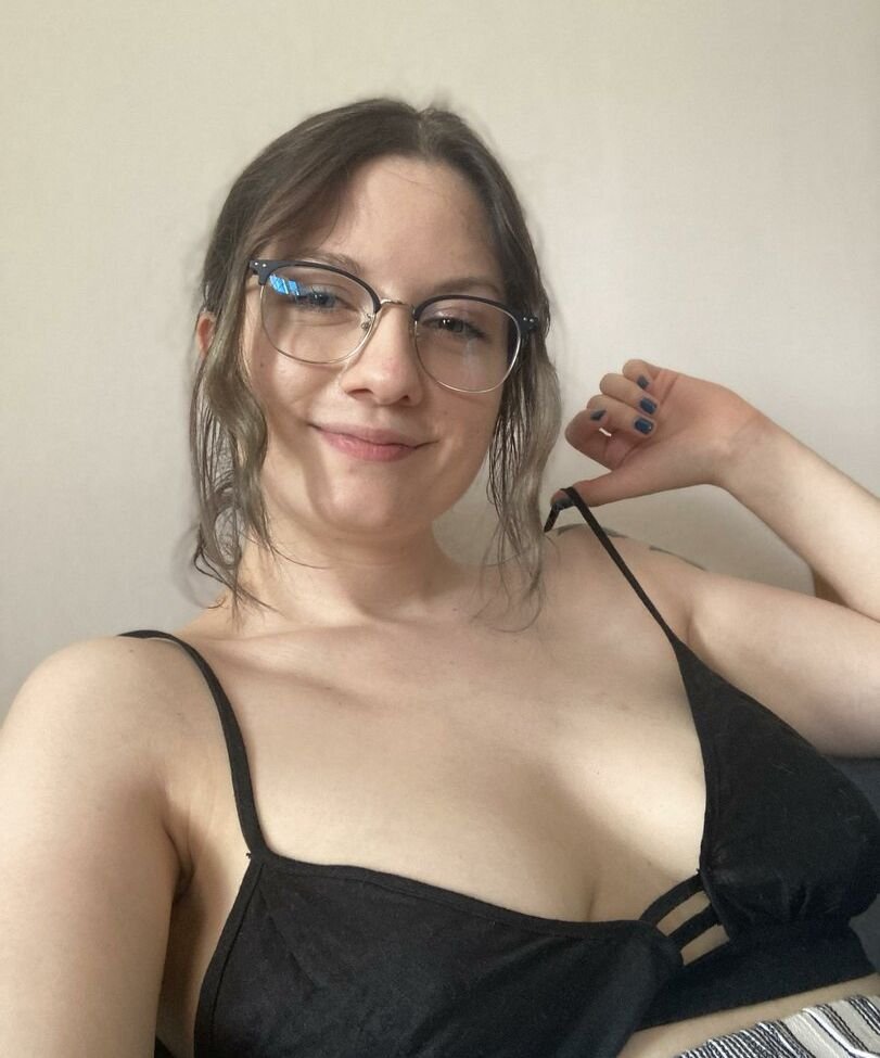 Nerdy White E-Girl #ToLm0QjX