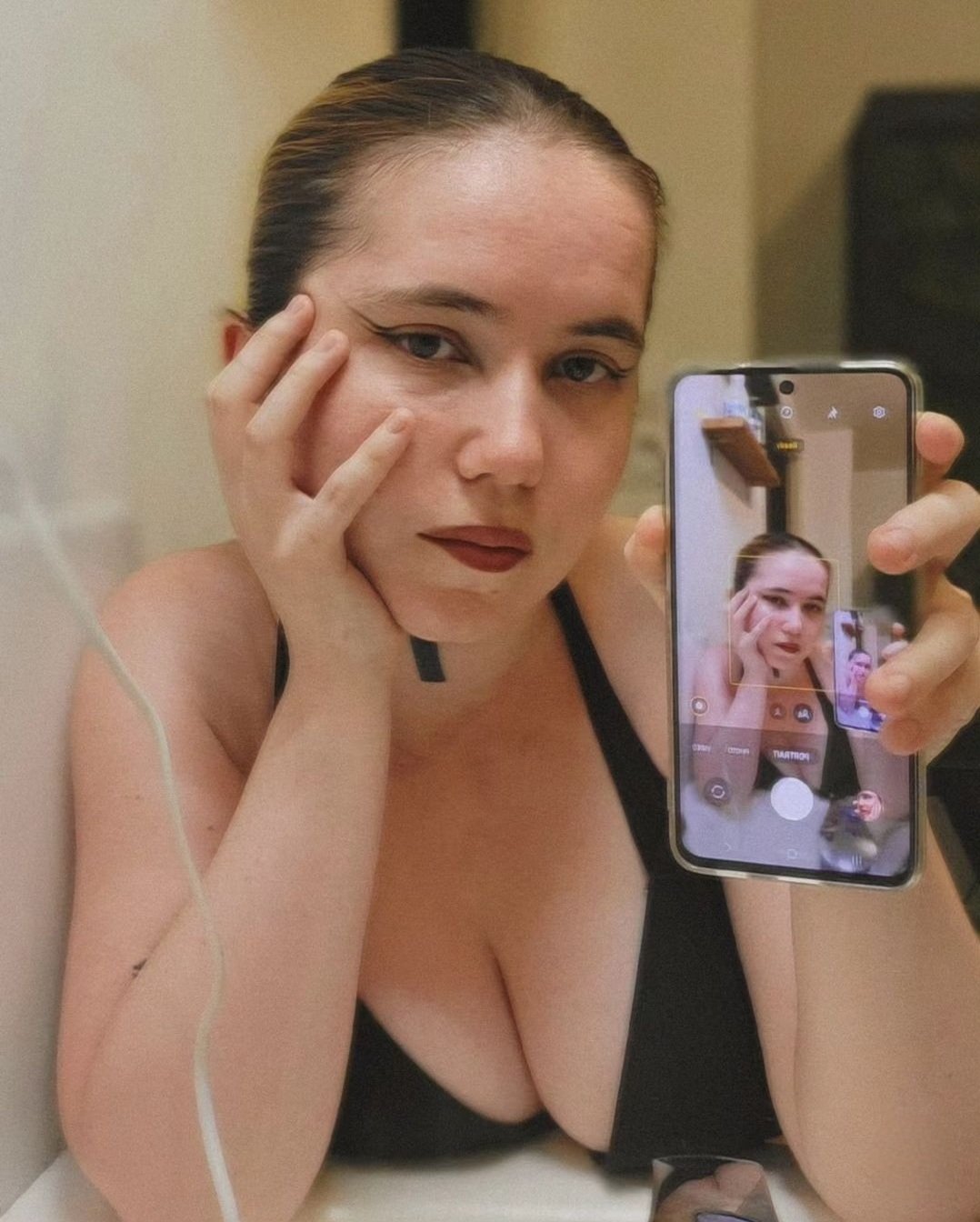 Is she hot?Can someone video trib her? Dm me #Ul9SHlF1