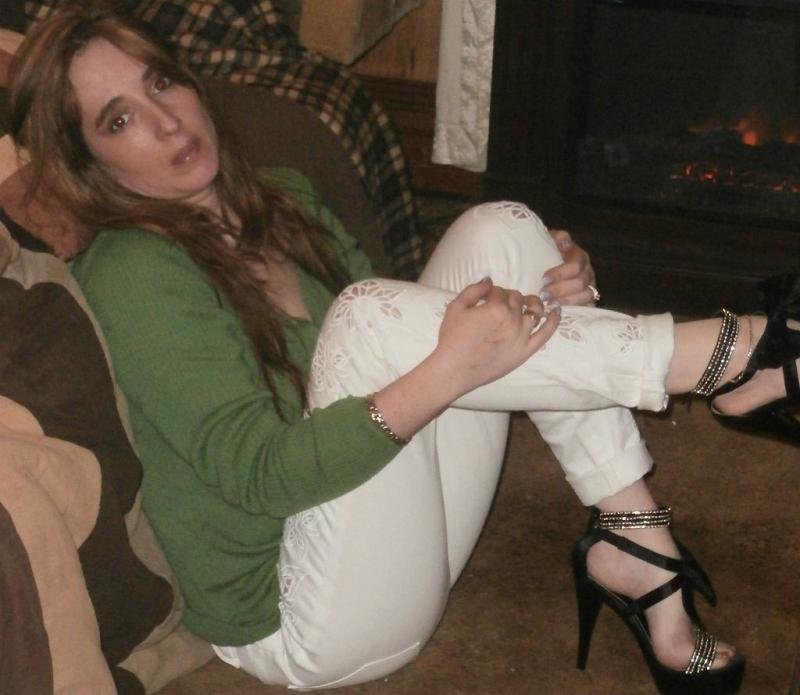 Brunette Mature Hotwife sucks #w5H3jr2W