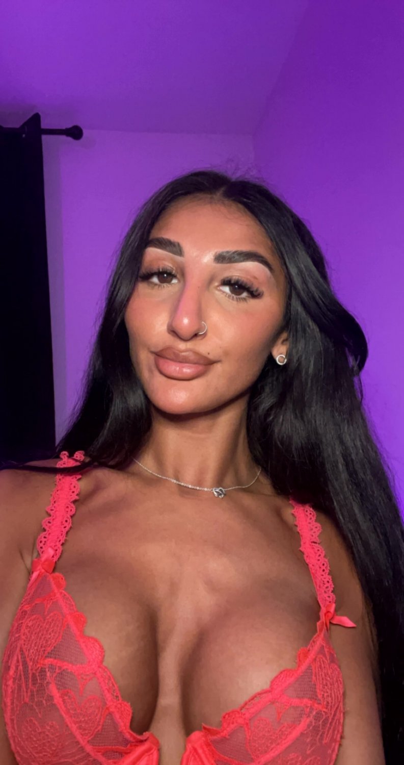 I don't mind if you slide your cock between my huge tits at all #zhmr8Fnv