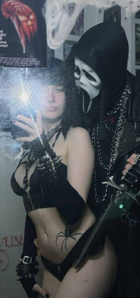 Every guy deserves a goth slut who will ruin his life and drain him dry #0GXRlhT2