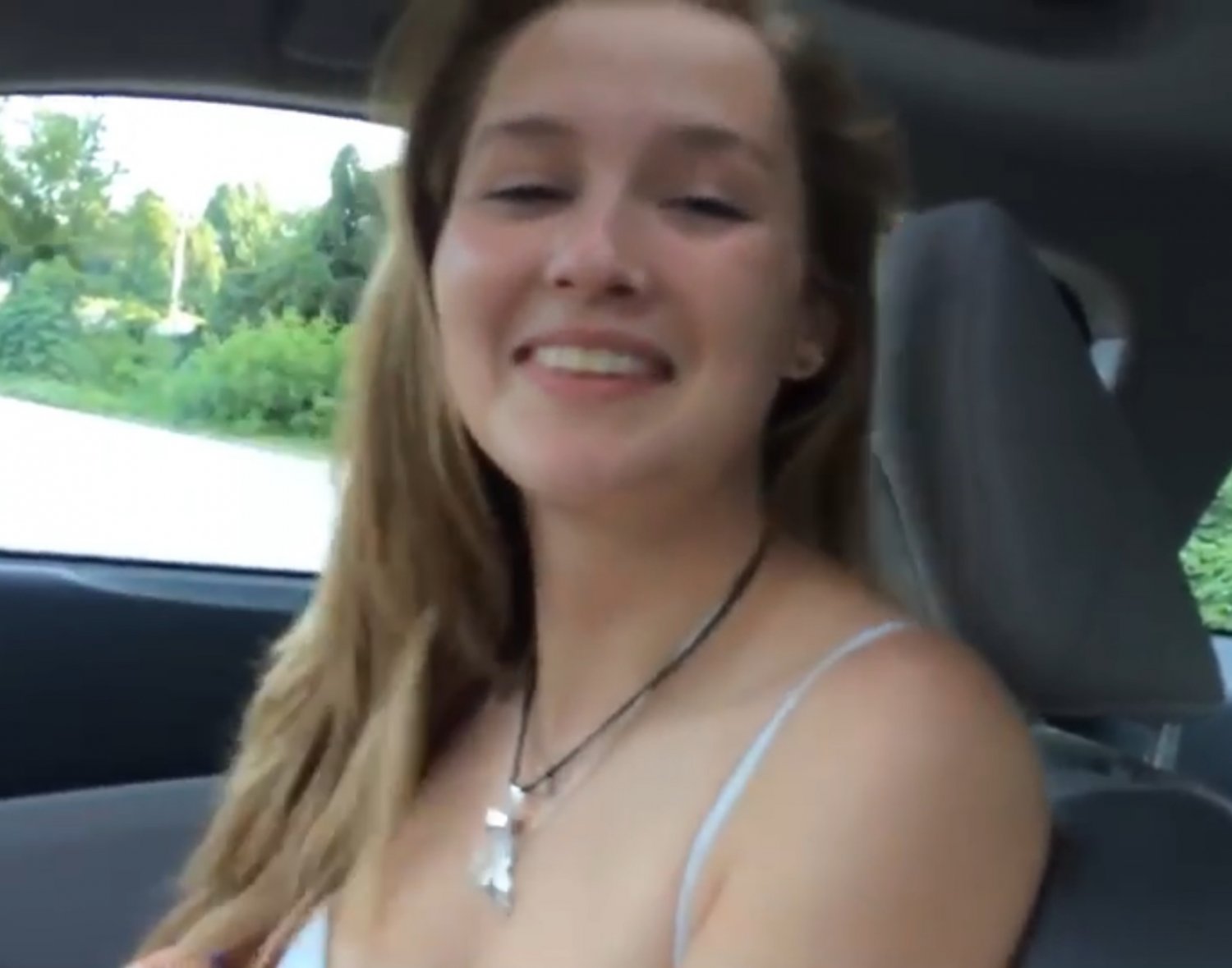 Cute Teen fucks in Car #1kp5CGWZ