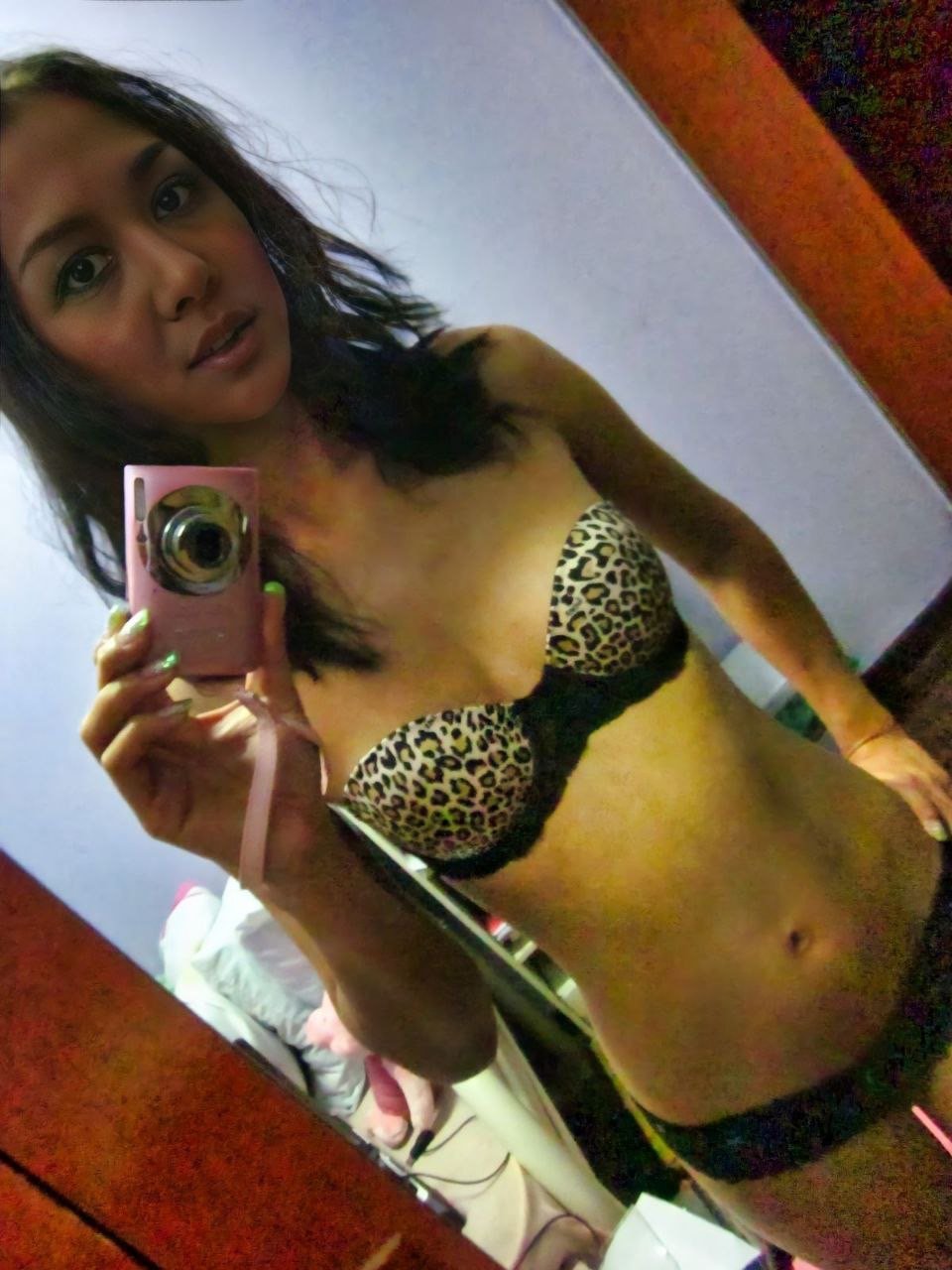 Asian Dewi #1n1FJ7GG