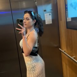 Horny slut like me needs cock in her pussy