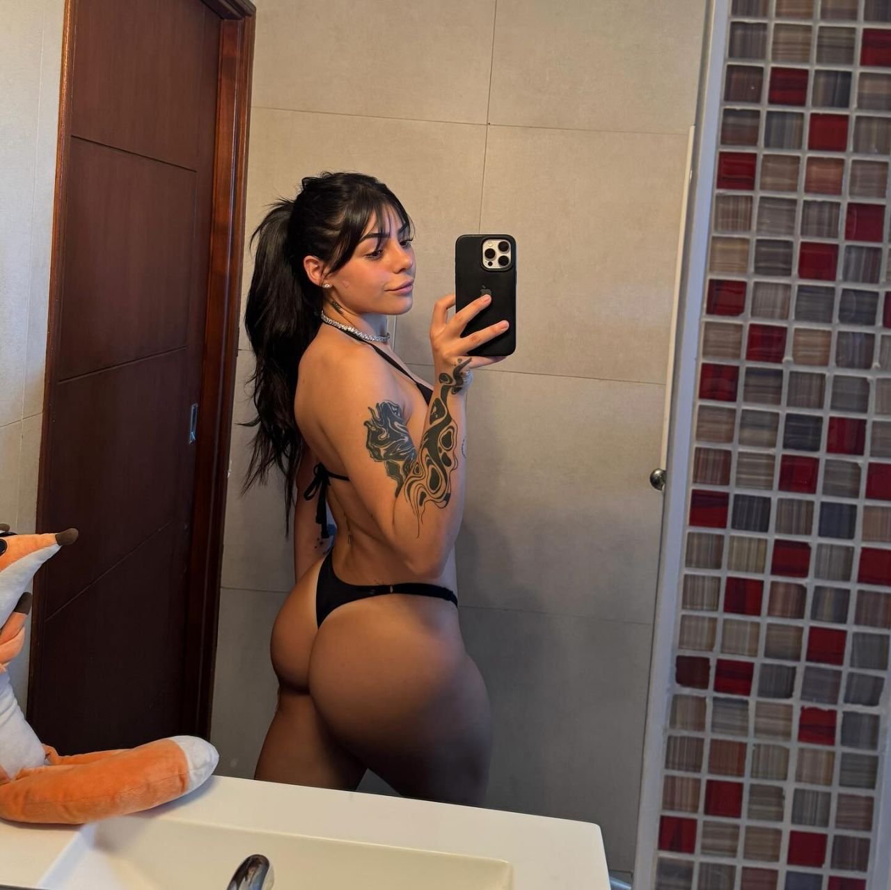 Milica perrita argentina cachonda con culote #4piBvVKP