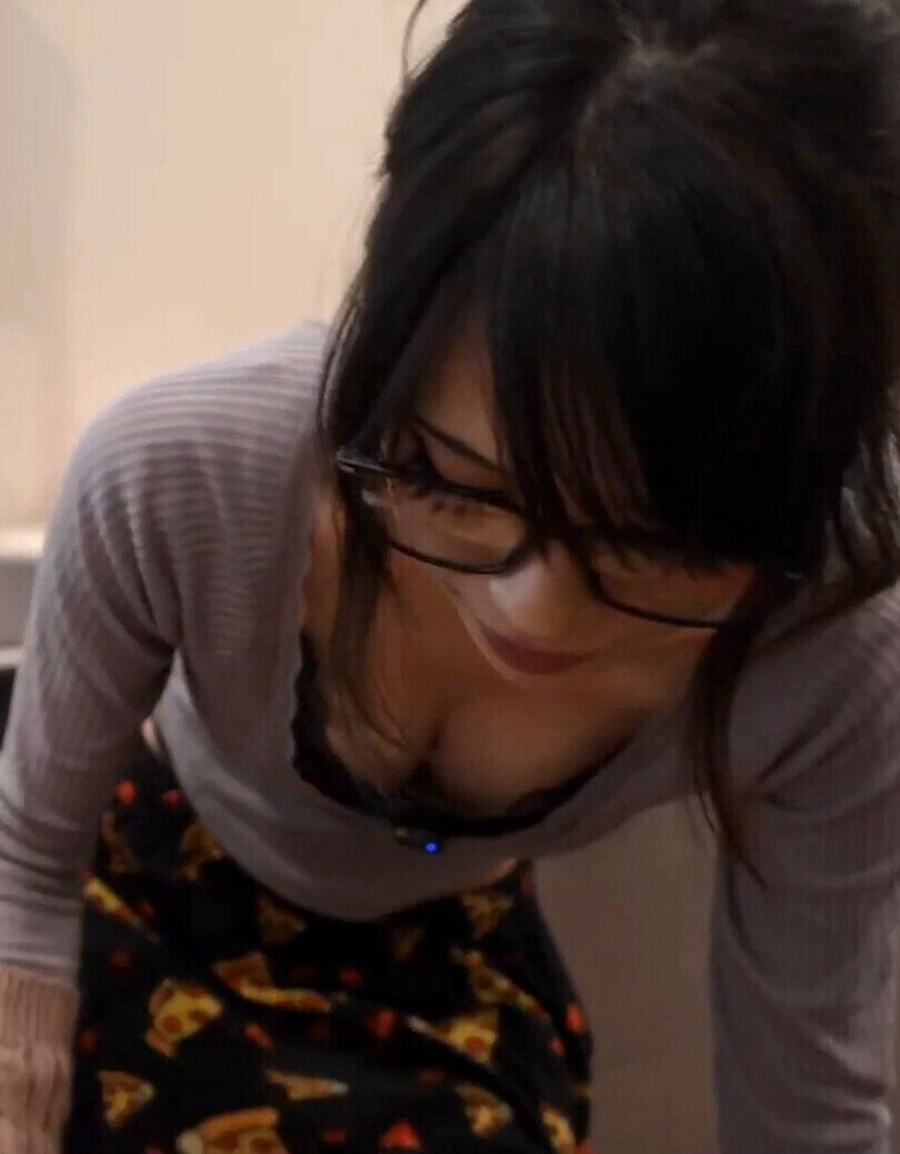 Emi ru (twitch) streamer #4SxMd1CW