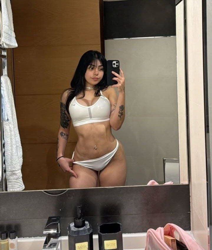 Milica perrita argentina cachonda con culote #5xUnVq5Z