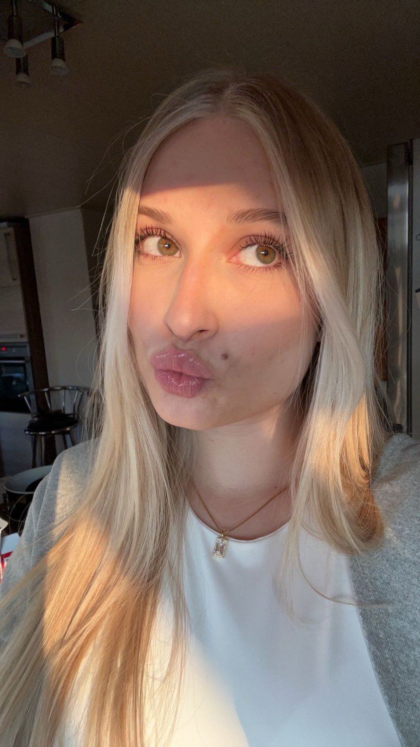 Webslut Karina #6MHf76aE