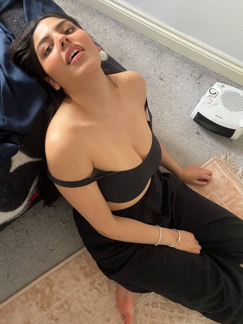 Busty Hijab Slut #85G1liQS