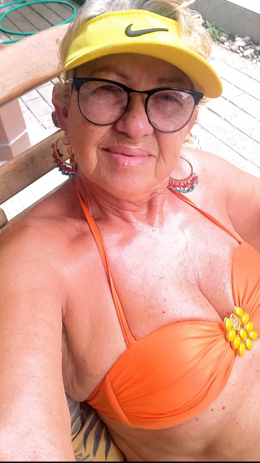 Granny Maria #AEJmXnq7