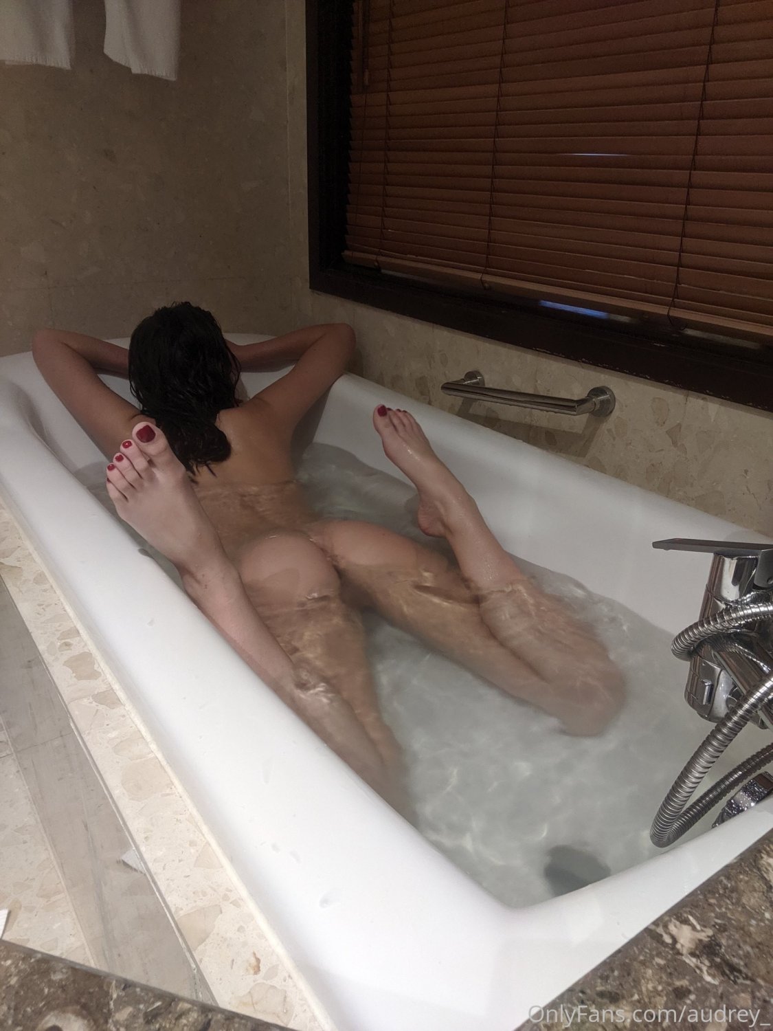 Artistic Nudist Slut #aKl7uRZc