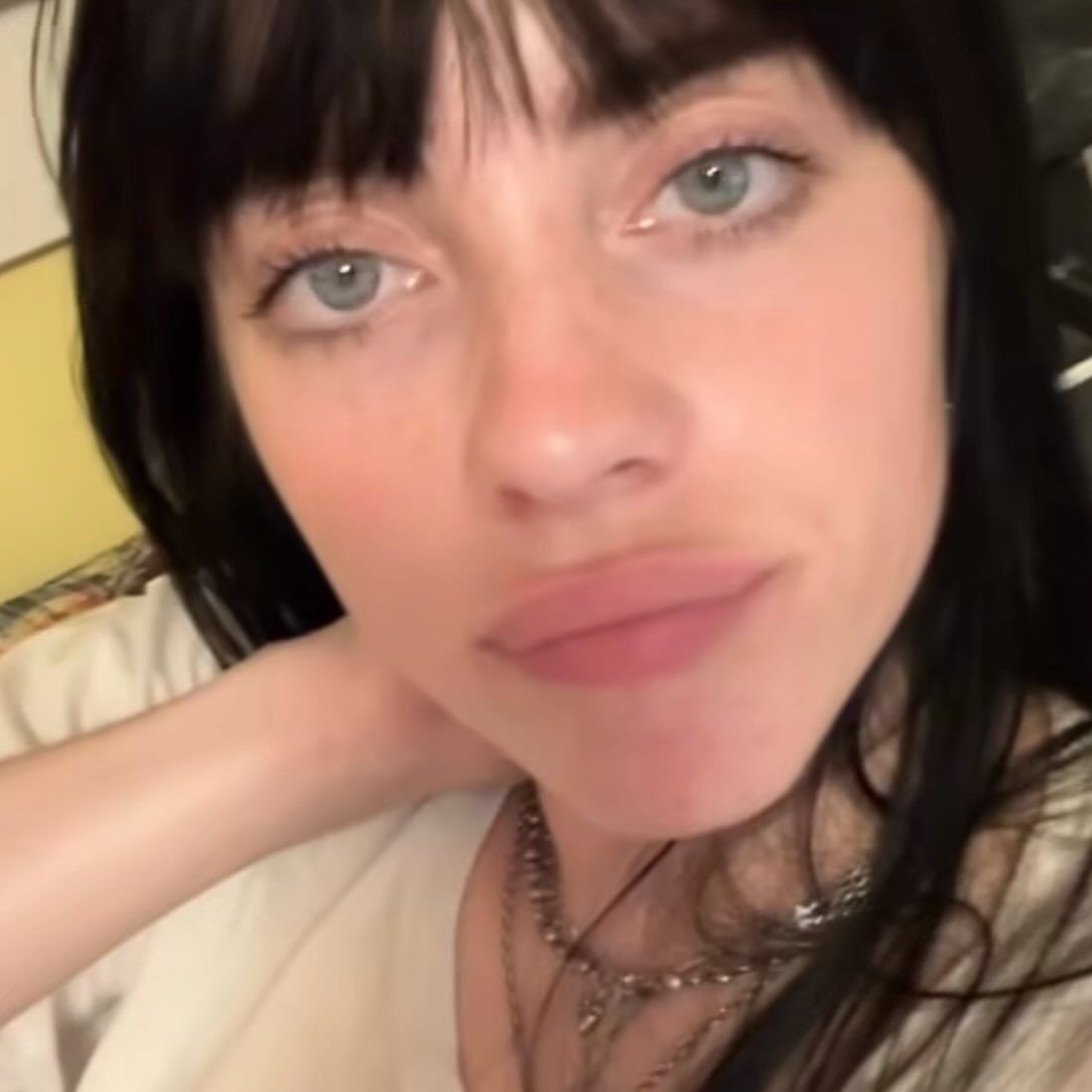 Billie Eilish New Pics and Videos #aqnPUPEb