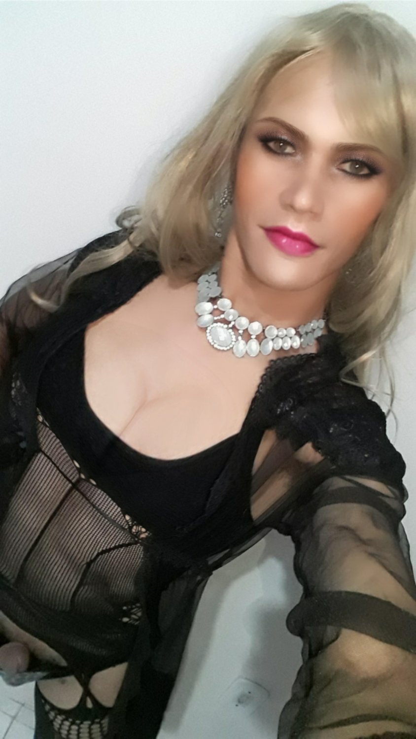 Sissy Mellyne wants to be a controlled slut #blsrCRTY