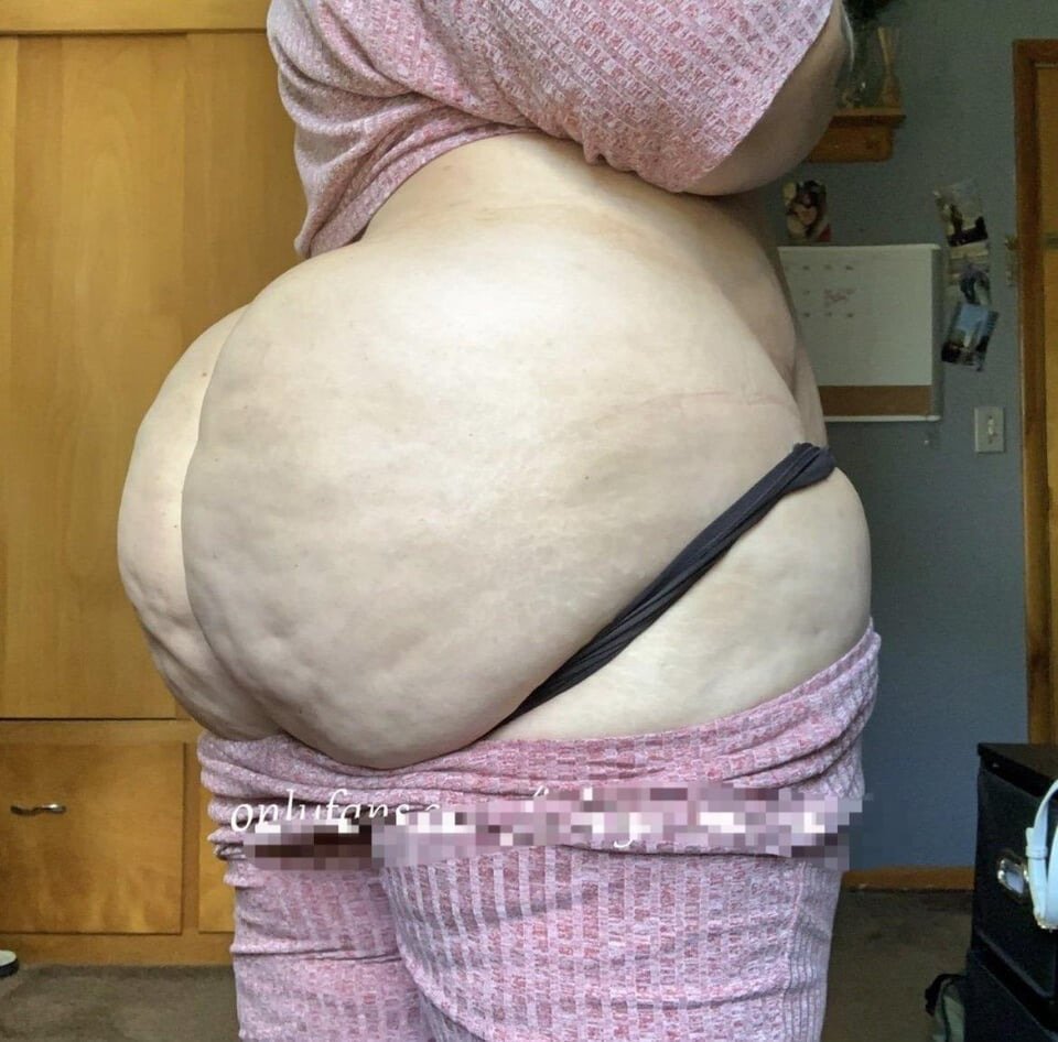 bo522uh5 43 year old GILF slut with an OF! #Bo522uh5