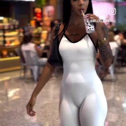 Latina in white leggings with phat pussy cameltoe 🥵🔥
