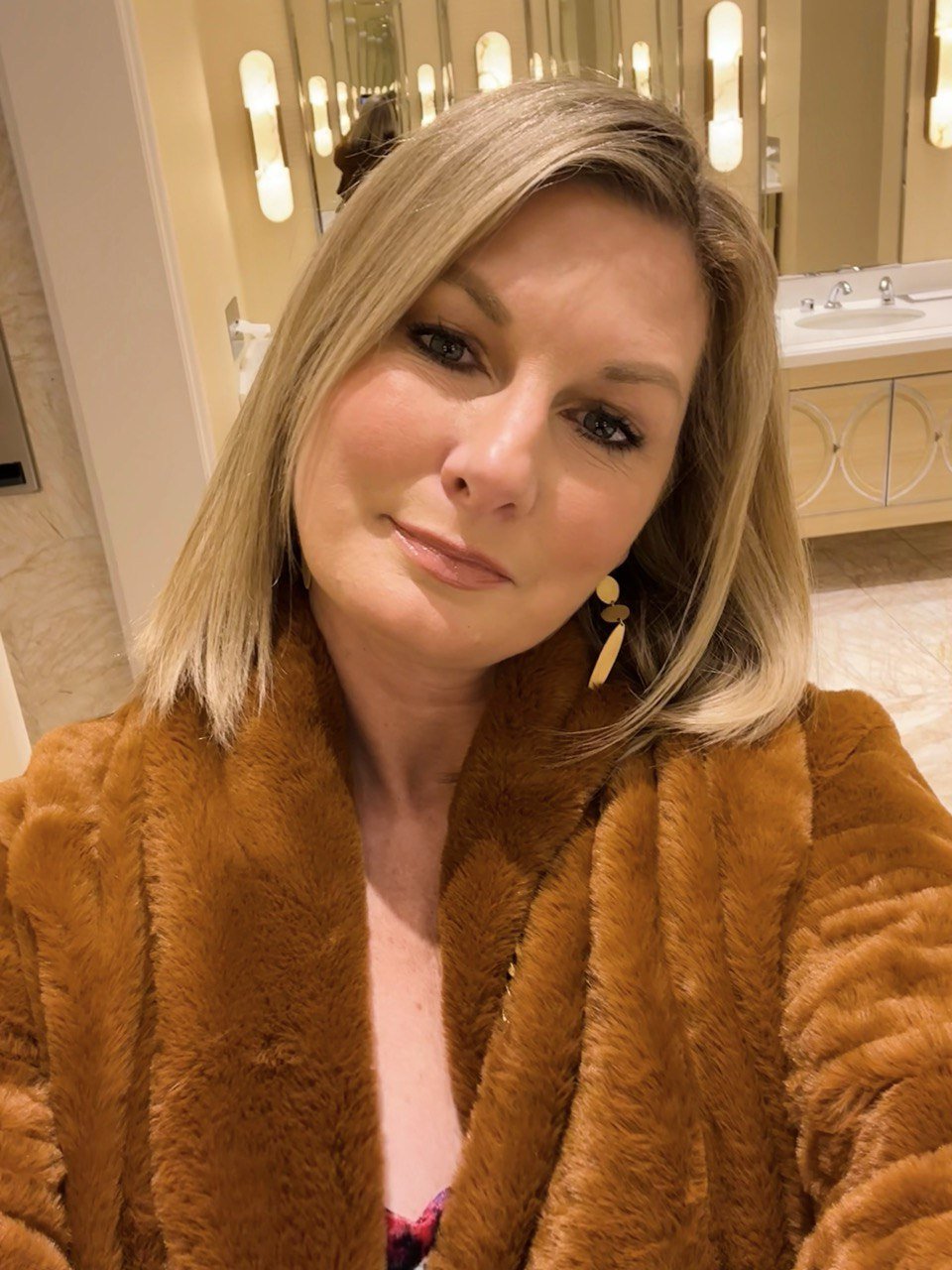 Awesome amateur US wife on show #BWKioUnO
