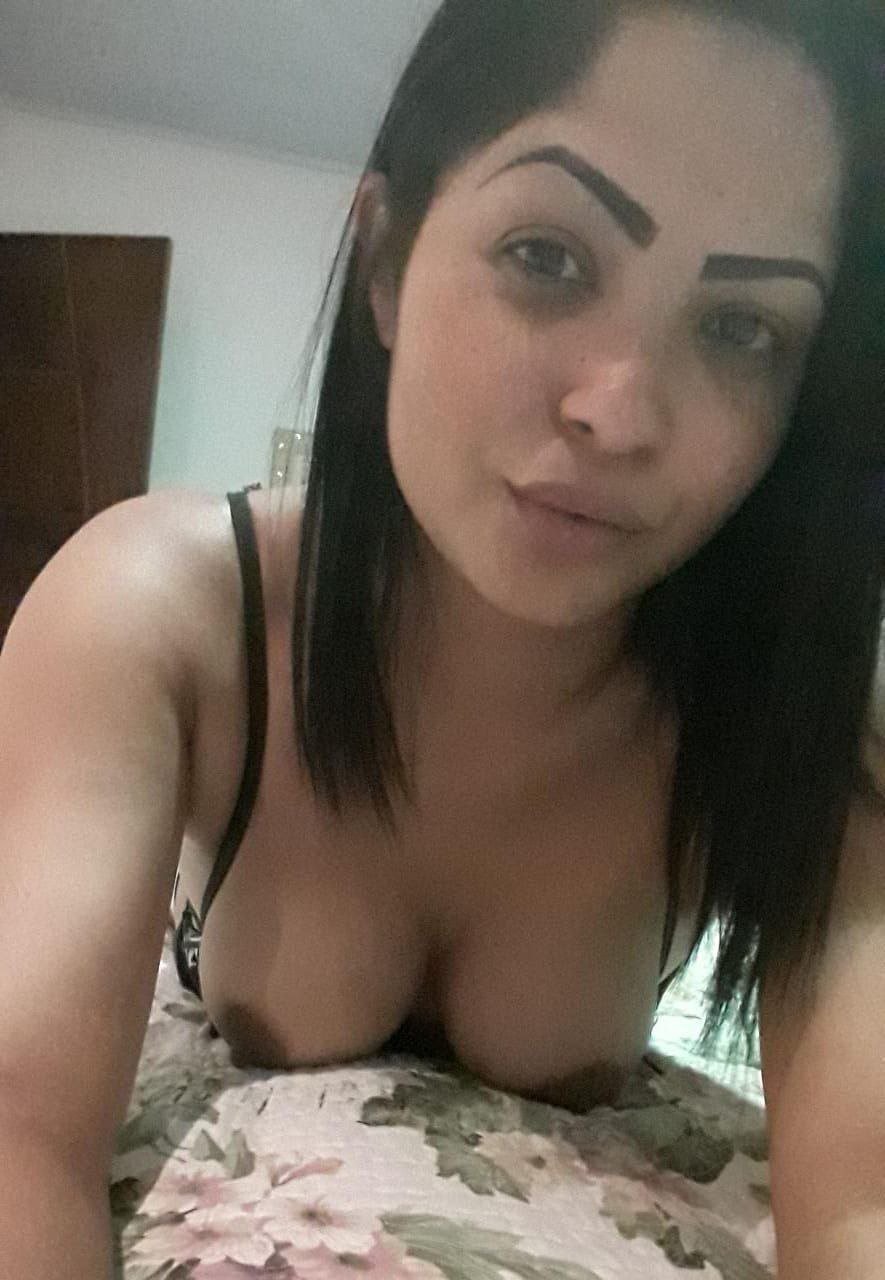 Putinha peituda vazada #C2BWUi64