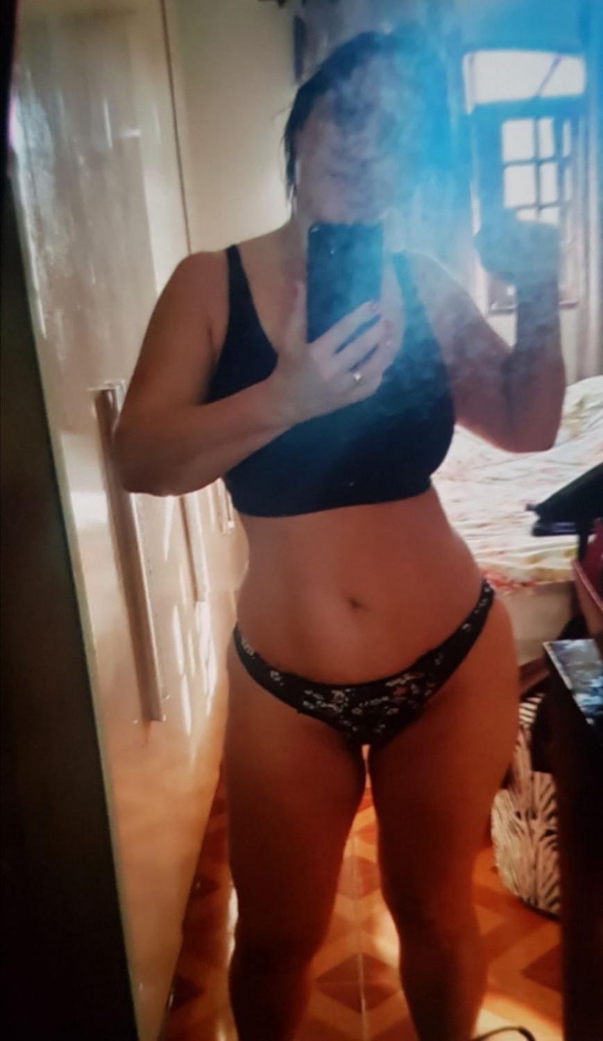 Sexy milf showing off #CNpF9WBN