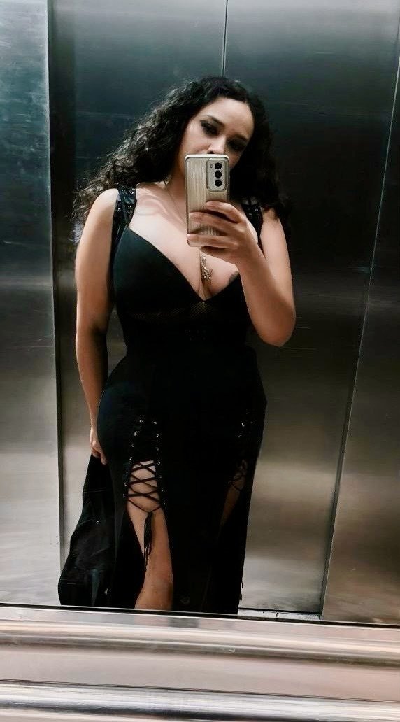 Cheating wife showing it off #dezJnd96