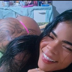 Alguém tem alguma coisa dela ? É de Recife