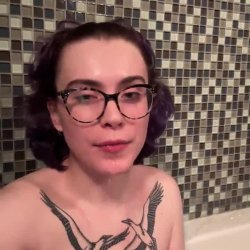 Weird Slut Loves Being Pissed On