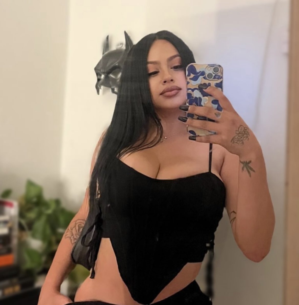 This Latina milf slut is sexy #EGAtP4hL