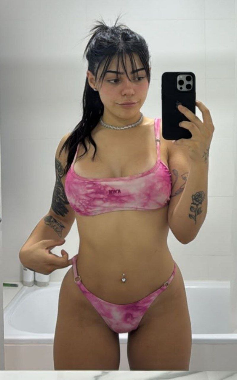 Milica perrita argentina cachonda con culote #gKU62fmh