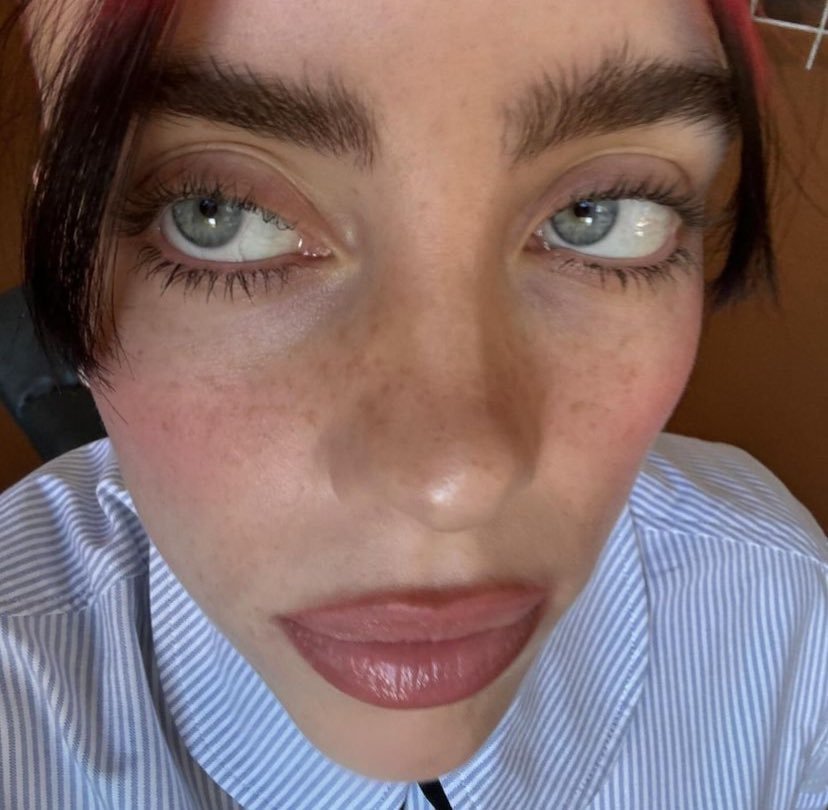 Billie Eilish New Pics and Videos #GsaHfzll