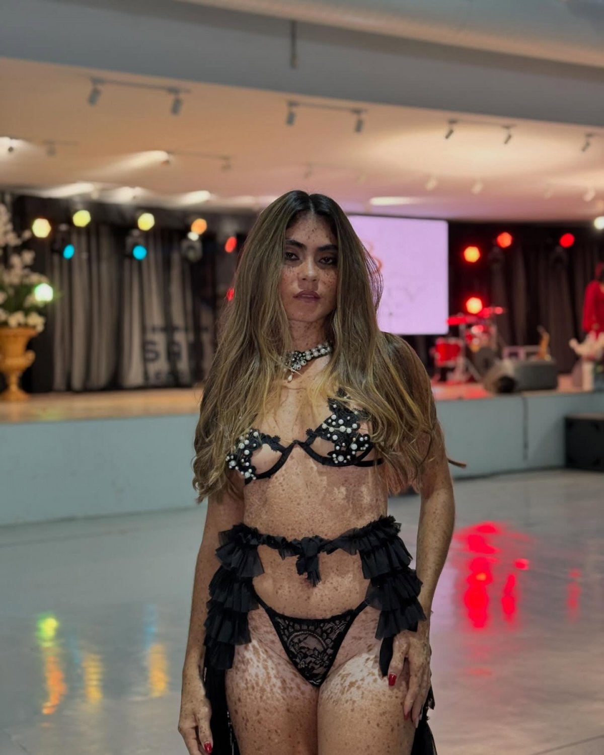 Loirinha pintada safada e gostosa #gyTMKikC