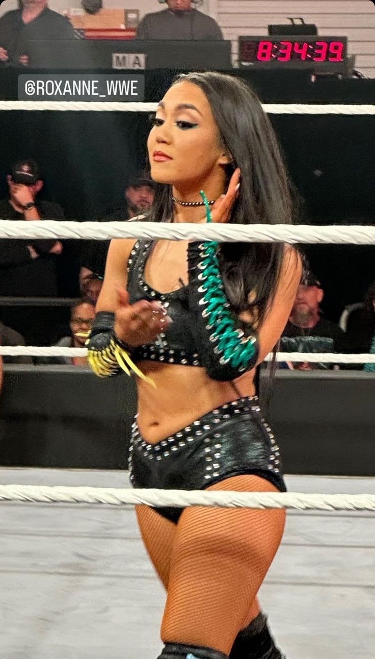 WWE Roxanne Perez #HiudPYoe