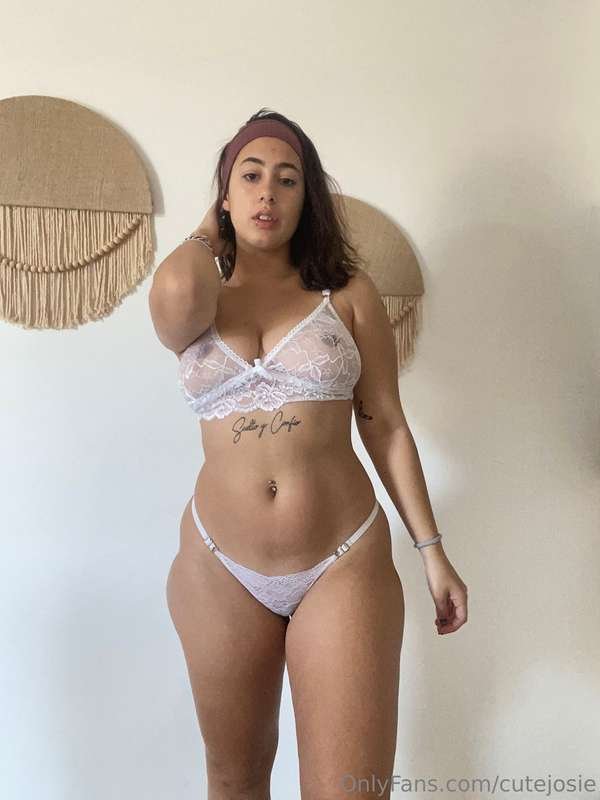 19 years old Latina with a bubble butt #hRTgzxdr