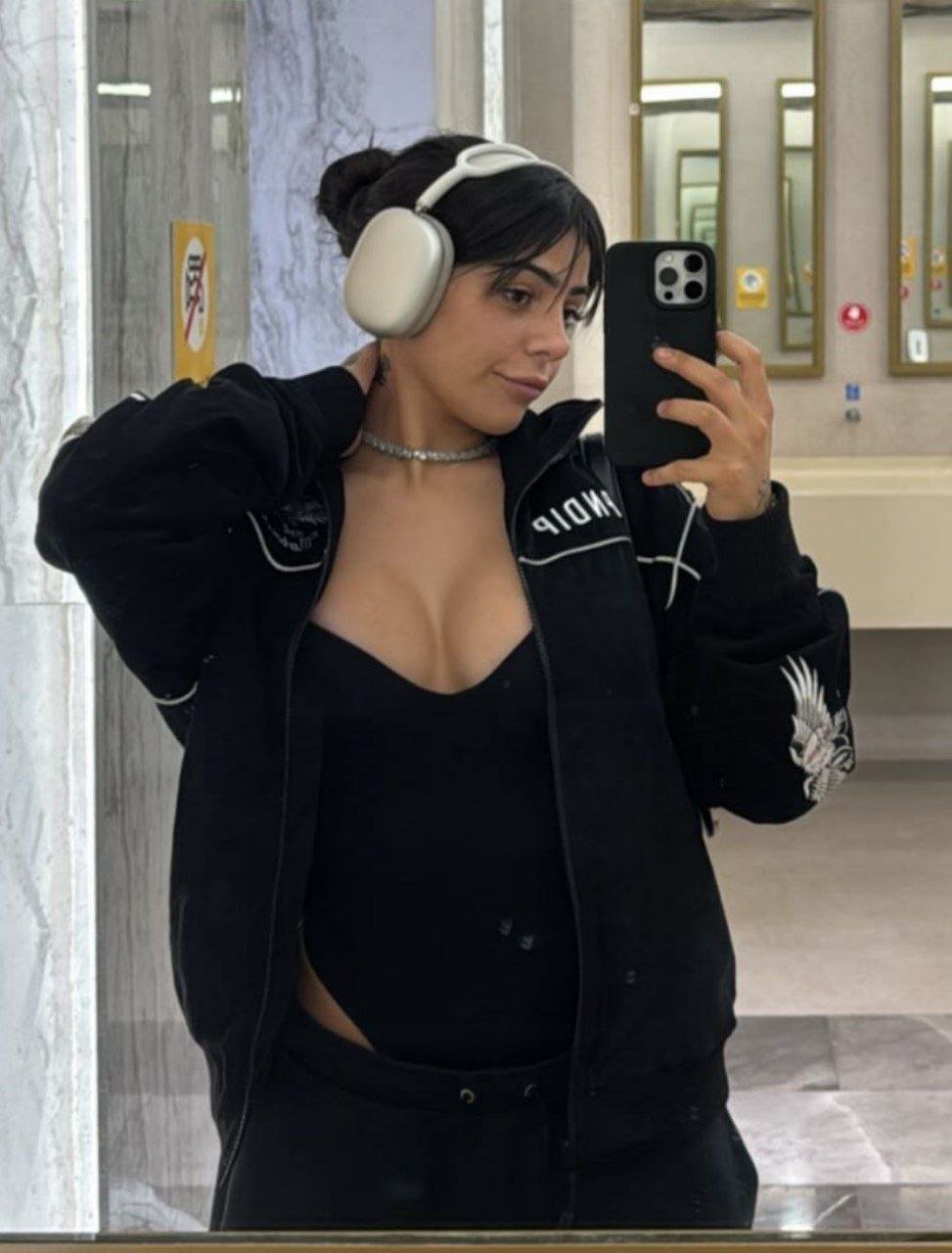 hx4l2w52 Milica perrita argentina cachonda con culote #hx4L2W52